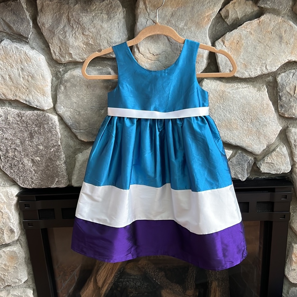 Girl’s Dress, 6/7, NWOT, tried on once.